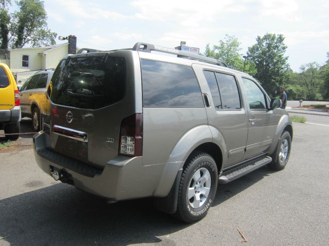 Nissan Pathfinder 2006 photo 1