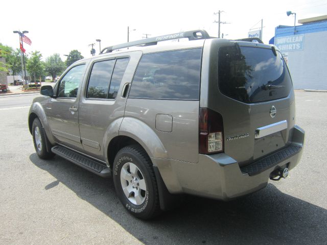 Nissan Pathfinder 2006 photo 13