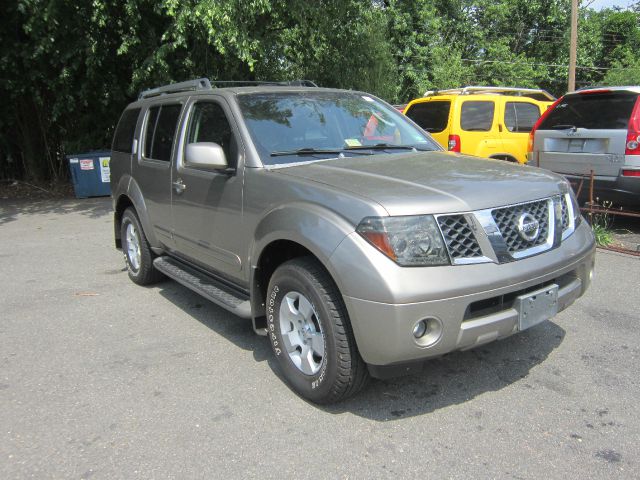 Nissan Pathfinder 2006 photo 15