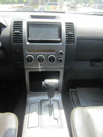 Nissan Pathfinder 2006 photo 4