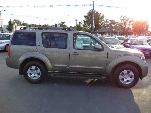 Nissan Pathfinder 2006 photo 20