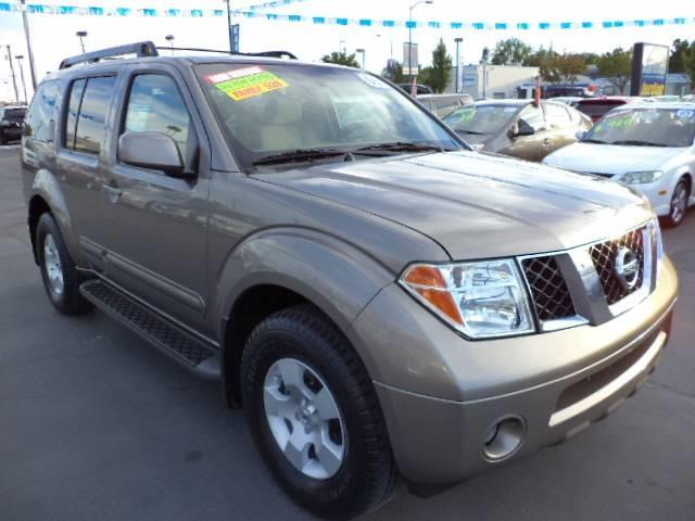 Nissan Pathfinder 2006 photo 24