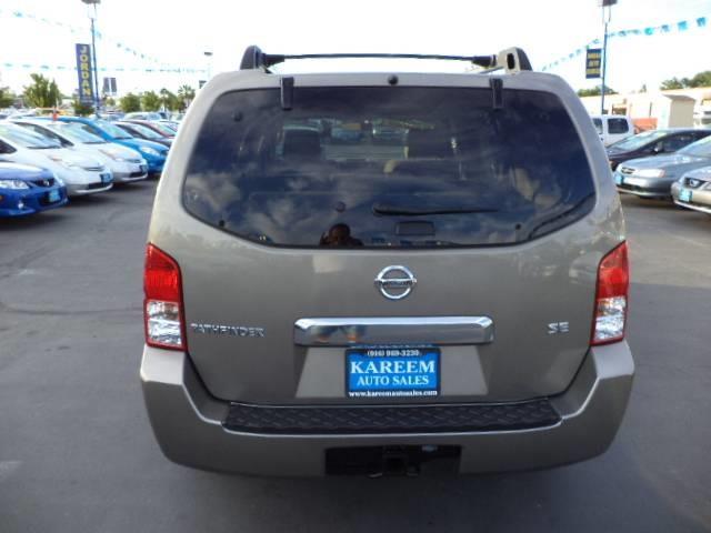 Nissan Pathfinder 2006 photo 3