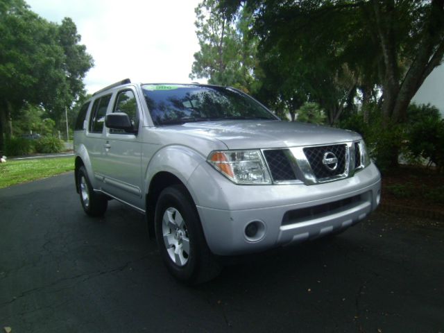 Nissan Pathfinder 2006 photo 2