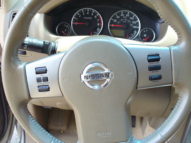 Nissan Pathfinder 2006 photo 2