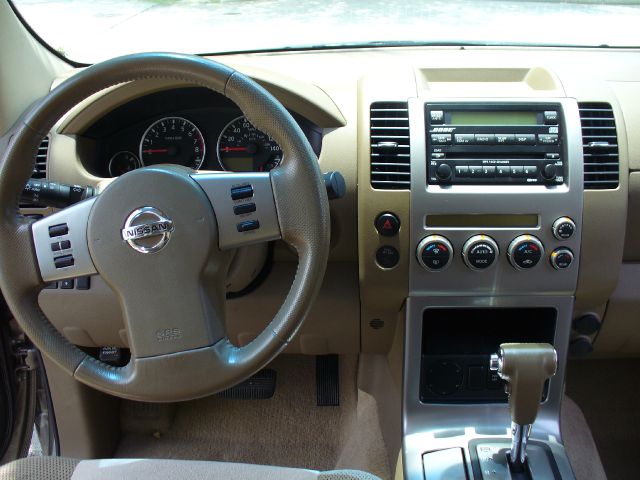 Nissan Pathfinder 2006 photo 8