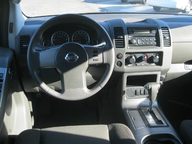 Nissan Pathfinder 2006 photo 4