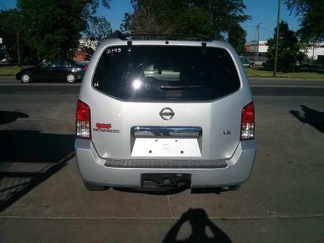 Nissan Pathfinder 2006 photo 10