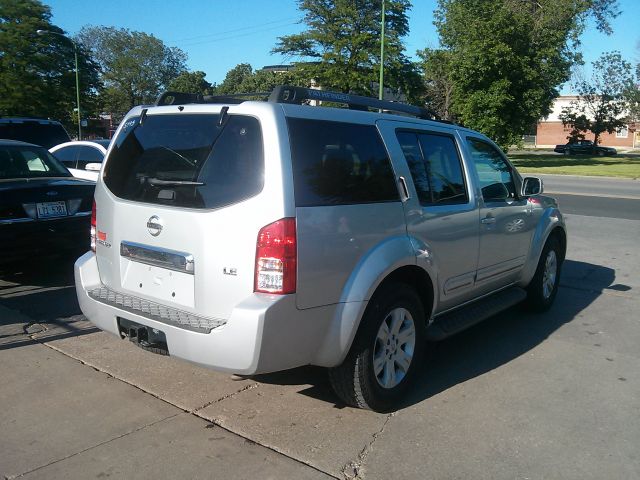 Nissan Pathfinder 2006 photo 12