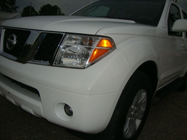 Nissan Pathfinder 2007 photo 2