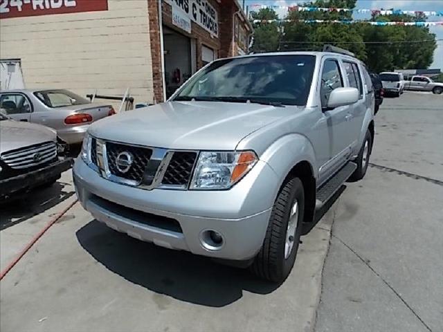 Nissan Pathfinder 2007 photo 2