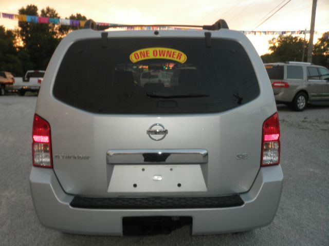 Nissan Pathfinder 2007 photo 2