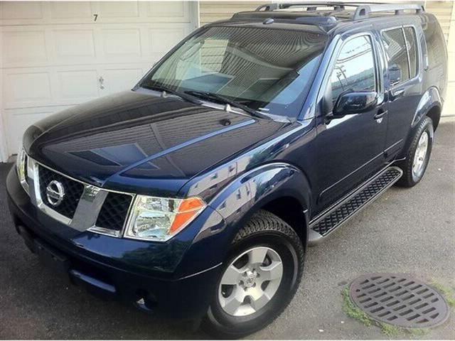 Nissan Pathfinder Extended Cab 4x4 Z71 LS Sport Utility