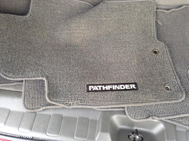 Nissan Pathfinder DUMP LIFT SUV
