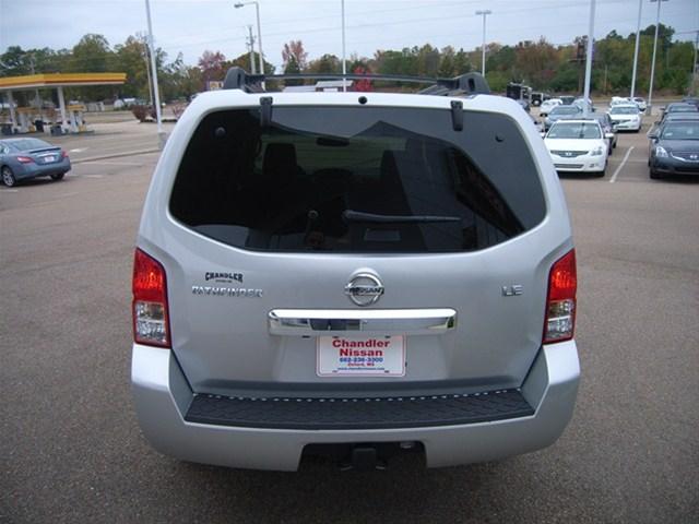 Nissan Pathfinder 2010 photo 2