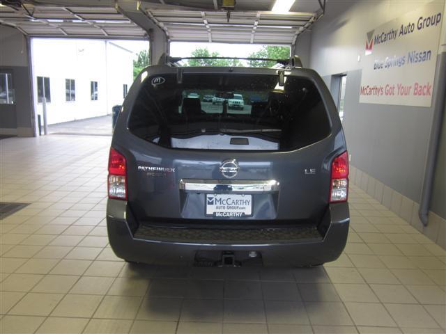 Nissan Pathfinder 2011 photo 2