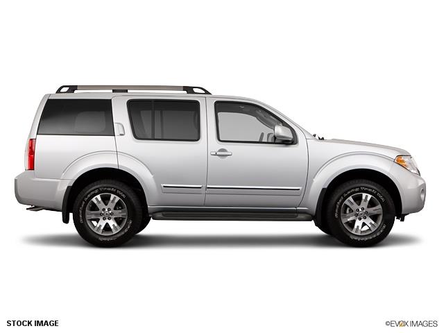 Nissan Pathfinder 2011 photo 1