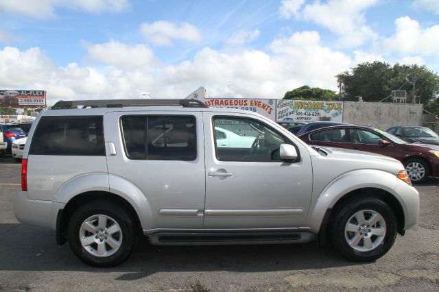 Nissan Pathfinder 2011 photo 18