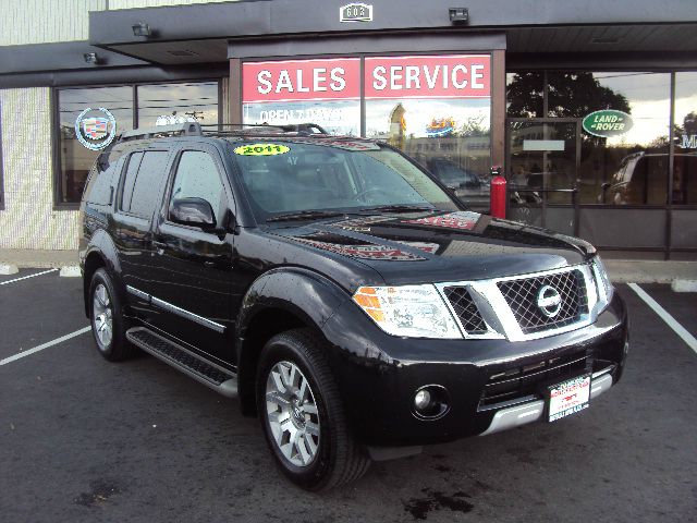 Nissan Pathfinder 2011 photo 2