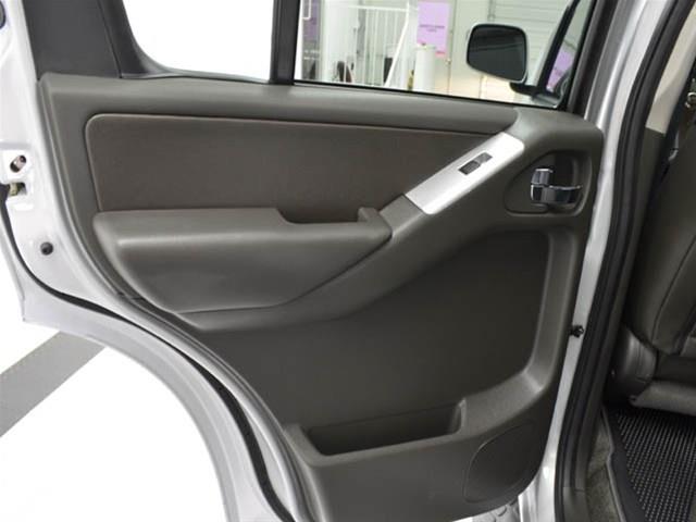 Nissan Pathfinder 2012 photo 2