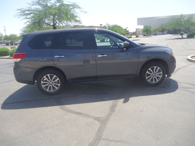 Nissan Pathfinder 2013 photo 15