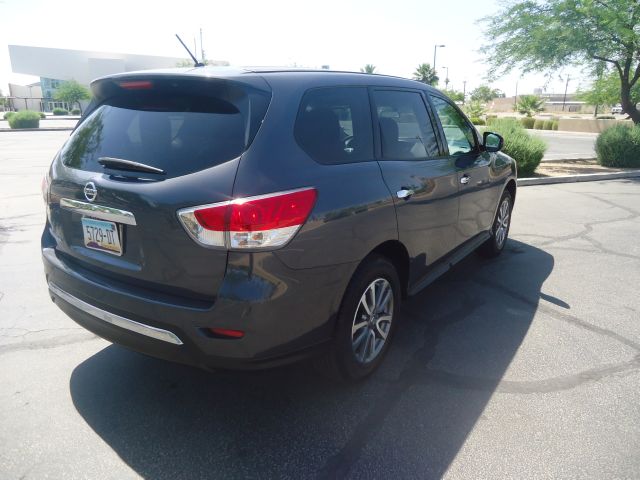 Nissan Pathfinder 2013 photo 17