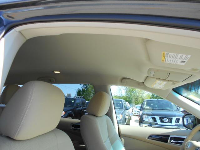 Nissan Pathfinder 2013 photo 12