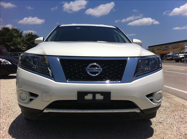 Nissan Pathfinder 2013 photo 2