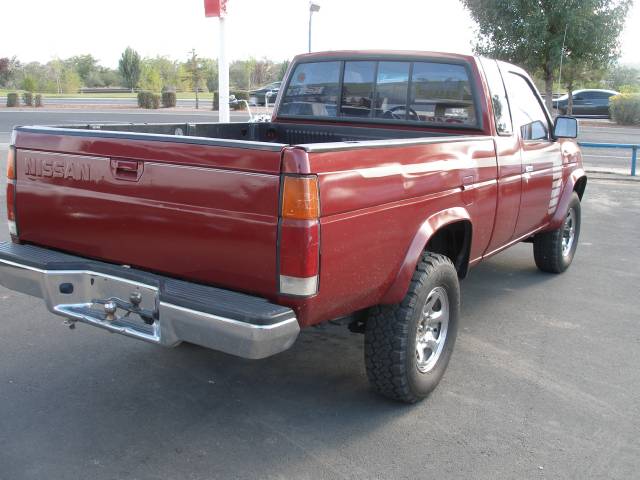 Nissan Pickup Reg Cab 137 WB, 60.0 CA DR Pickup