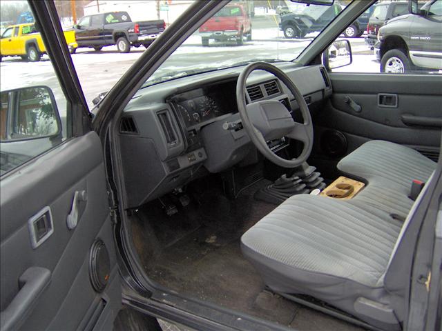 Nissan Pickup 1993 photo 2