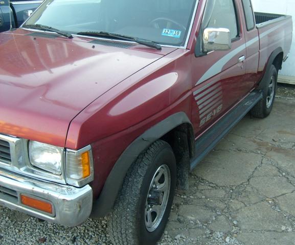 Nissan Pickup 1993 photo 1