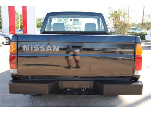 Nissan Pickup 1993 photo 4