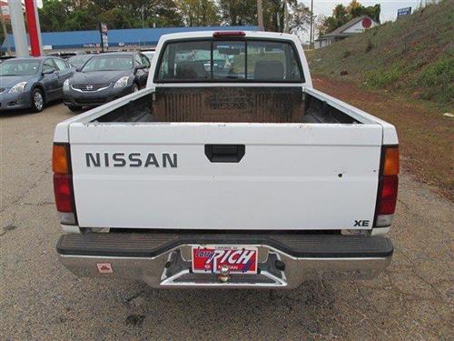 Nissan Pickup 1995 photo 5