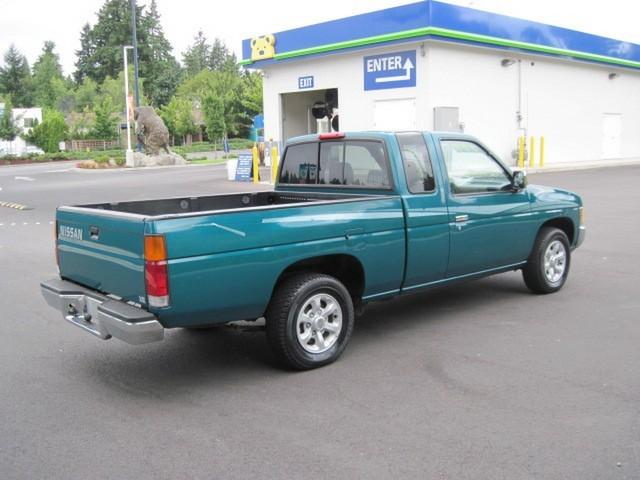 Nissan Pickup 1996 photo 5