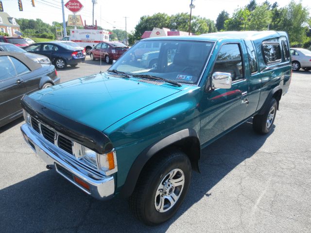 Nissan Pickup W/nav.sys Pickup Truck