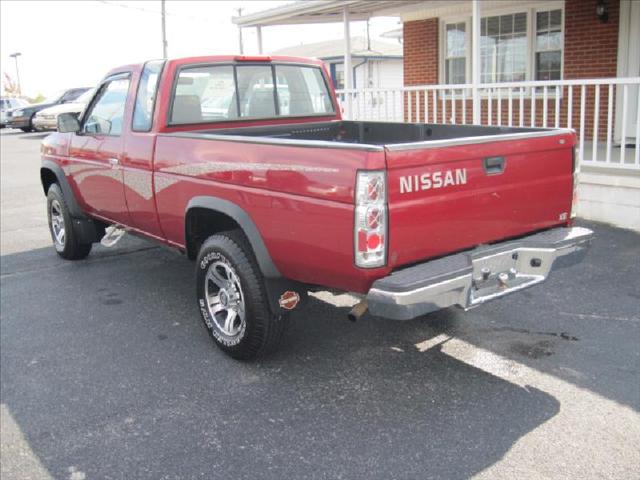 Nissan Pickup 1997 photo 1