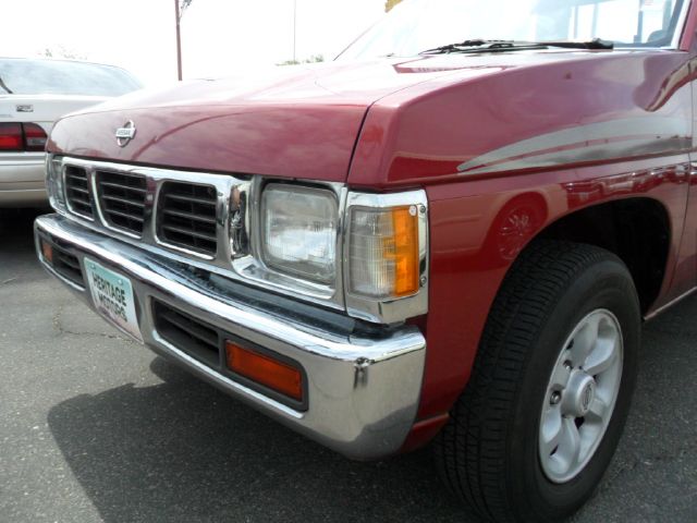 Nissan Pickup 1997 photo 3