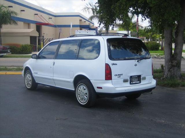 Nissan Quest 1995 photo 1