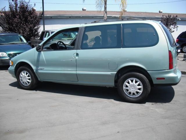 Nissan Quest 1995 photo 1