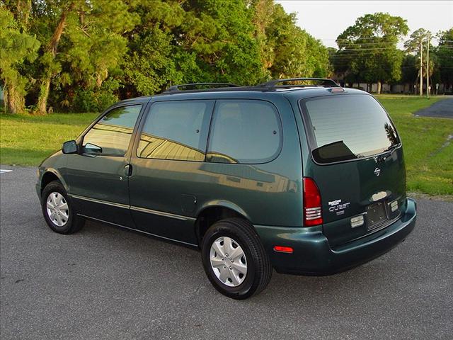 Nissan Quest 1996 photo 1