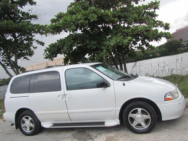 Nissan Quest SE MiniVan