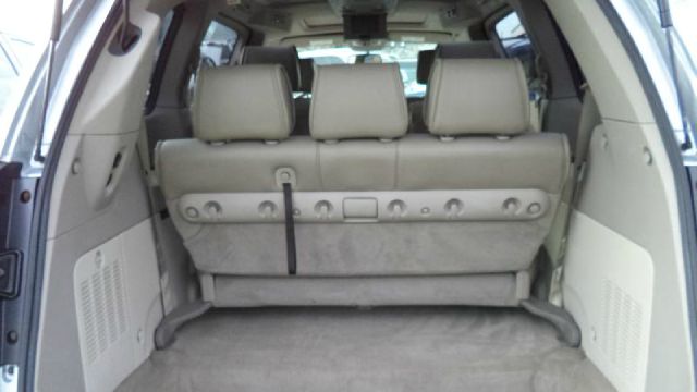 Nissan Quest 2004 photo 2