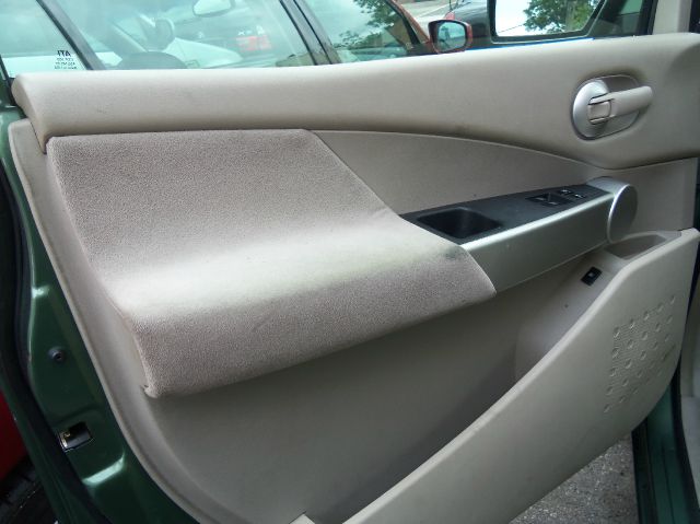 Nissan Quest 2004 photo 2