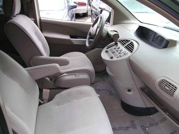 Nissan Quest 2004 photo 2