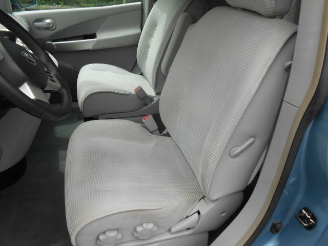 Nissan Quest 2004 photo 1