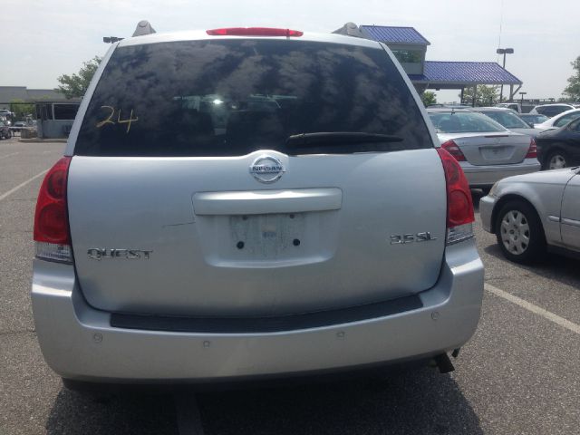 Nissan Quest 2004 photo 1