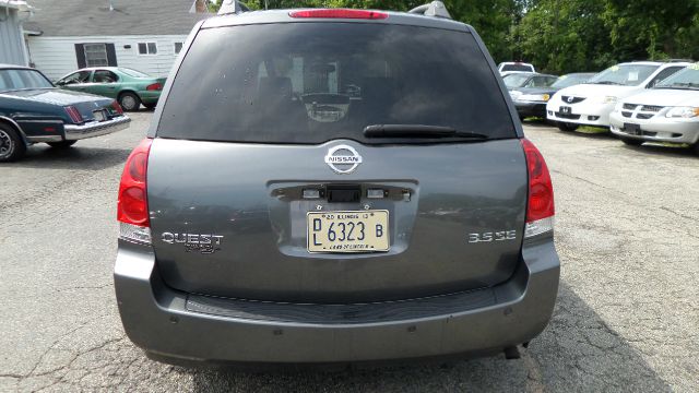 Nissan Quest LE MiniVan