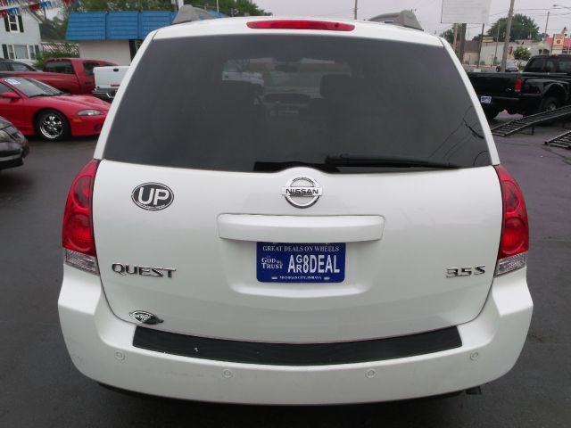 Nissan Quest Supercab 139 XLT 4WD MiniVan