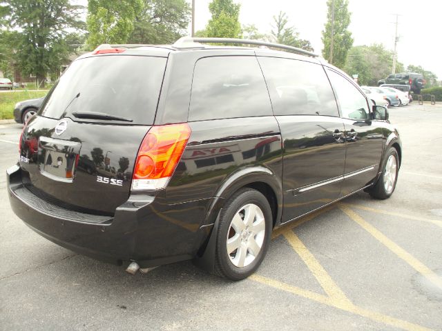 Nissan Quest LE MiniVan