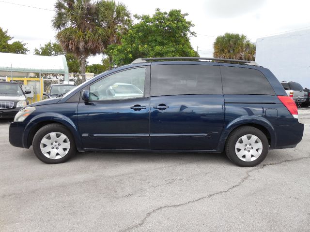 Nissan Quest LE MiniVan